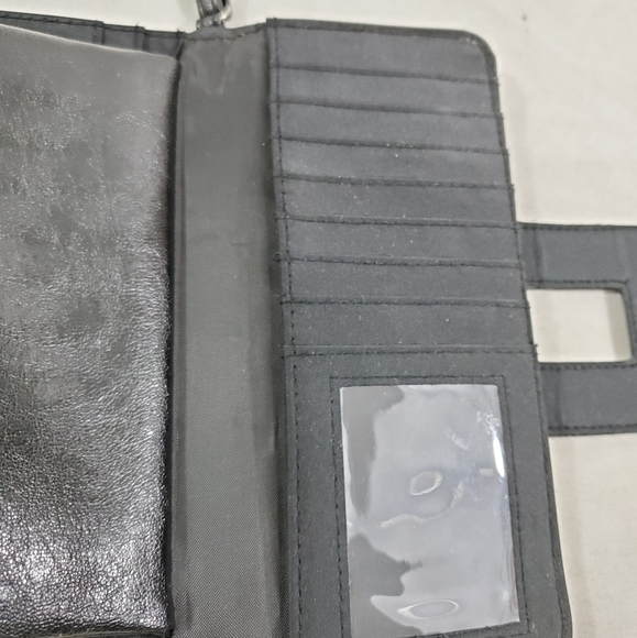 Kenneth Cole Reaction Black Bifold Wristlet Wallet - Picture 7 of 8